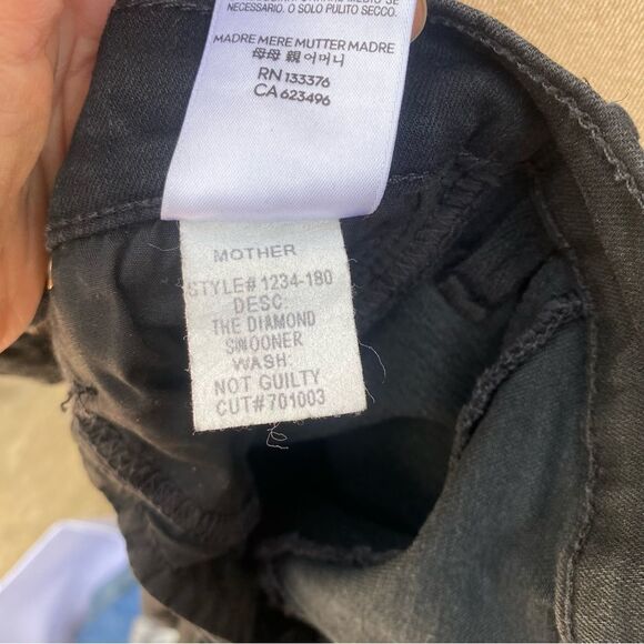 MOTHER THE DIAMOND SWOONER WASH: NOT GUILTY Jet Black Slim Fit Jeans size 24 - Picture 12 of 14